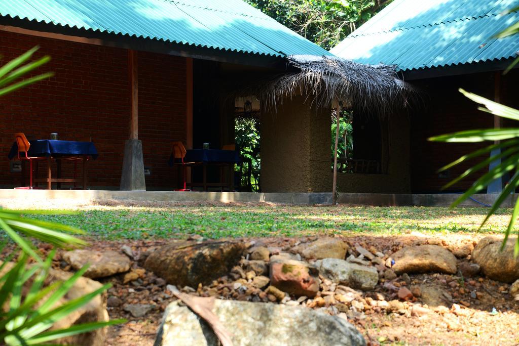 Jungle Beach Hostel Унаватуна Екстер'єр фото