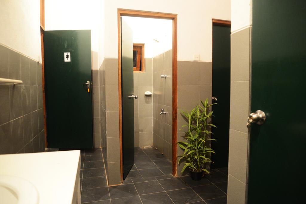 Jungle Beach Hostel Унаватуна Номер фото