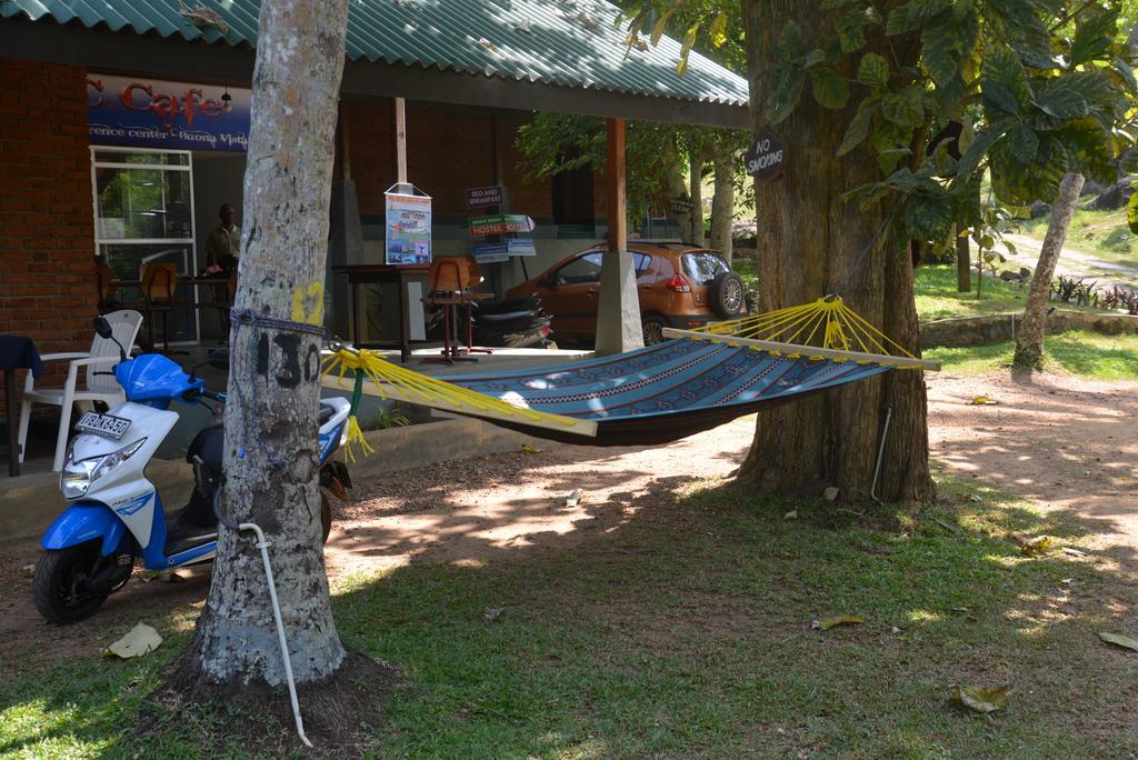 Jungle Beach Hostel Унаватуна Екстер'єр фото